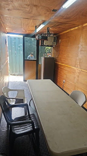 Contenedor tipo sala de juntas 